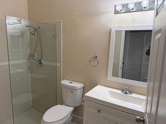 5th image of 940 Doveplum Court