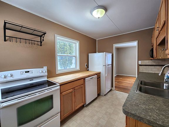 5th image of 3714 E Saint Andrews Rd