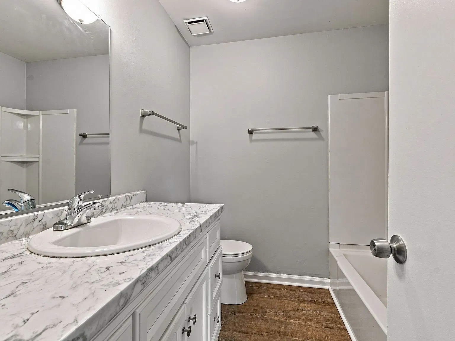 2 bed, 891 sqft, $1,400 — Photo 3