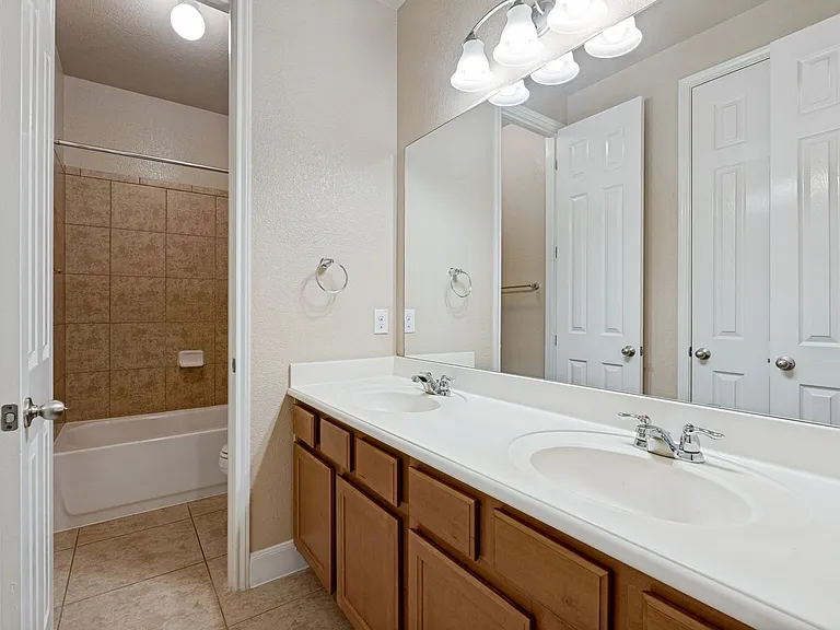 23214 Crest View Way — Photo 10