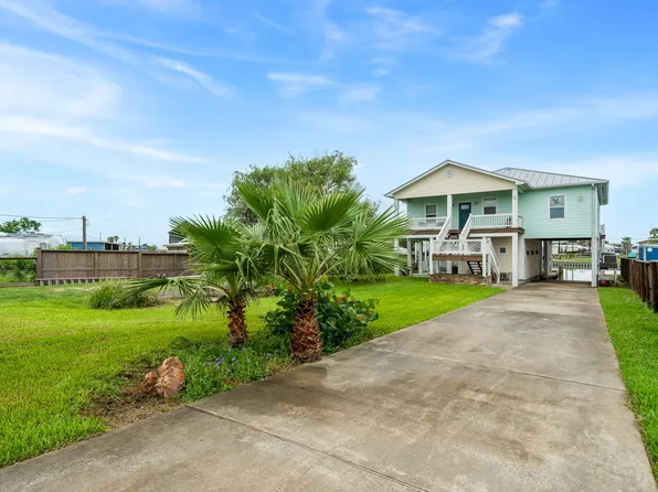 515 Copano Cove Rd, Rockport, TX 78382