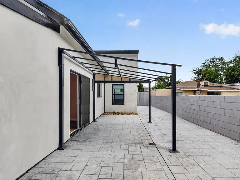 2327 N Naomi St — Photo 27