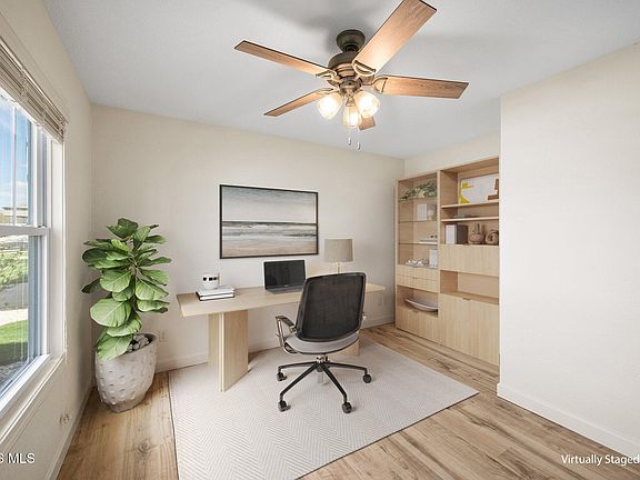 4th image of 947 Heather Ct
