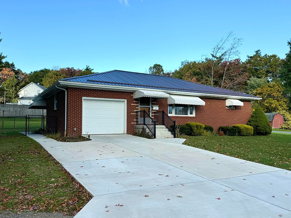 1st image of 2 Elm Dr