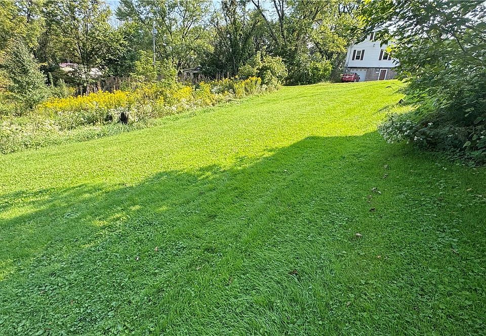 2nd image of Ellsworth St