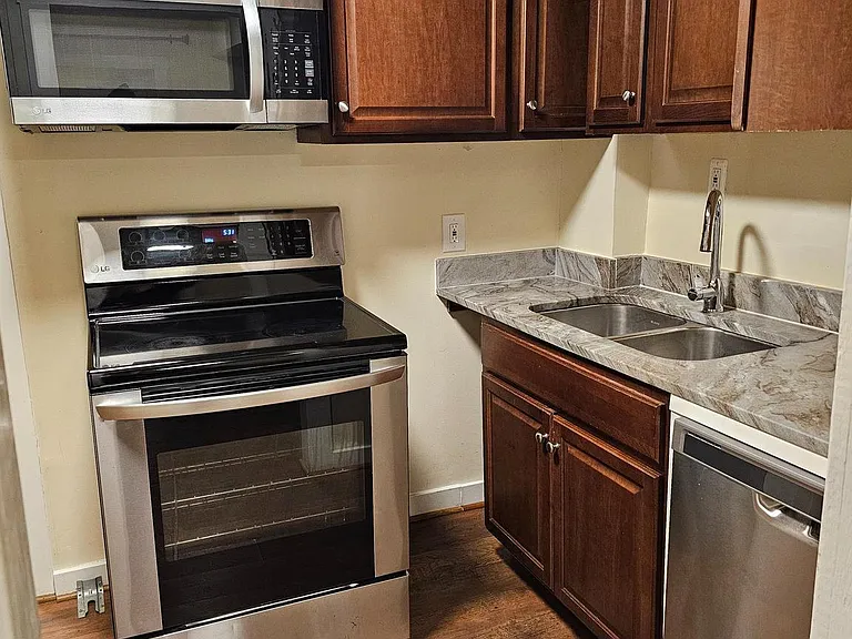 28 E Pall Mall St — Photo 13