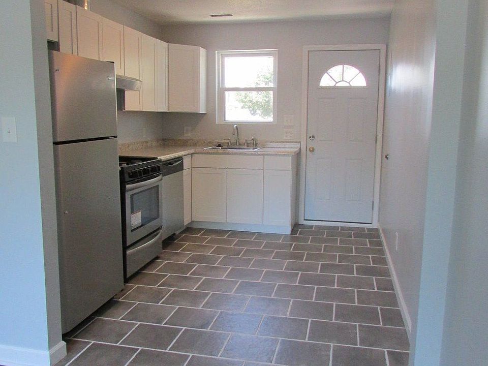 1st image of 302 S Broad St APT 3