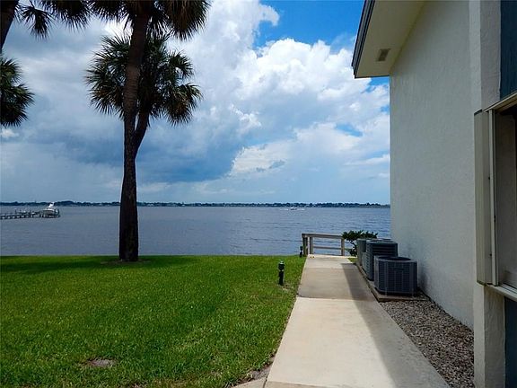 5th image of 175 SE Saint Lucie Blvd Unit Un F 119