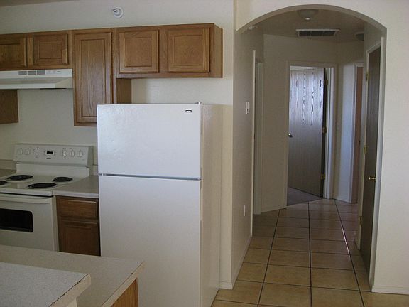 4th image of 1910 Buena Vista Dr SE APT B