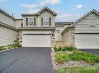 1632 Fredericksburg Ln, Aurora, IL 60503
