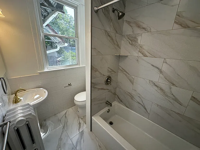 1223 F St NE — Photo 23