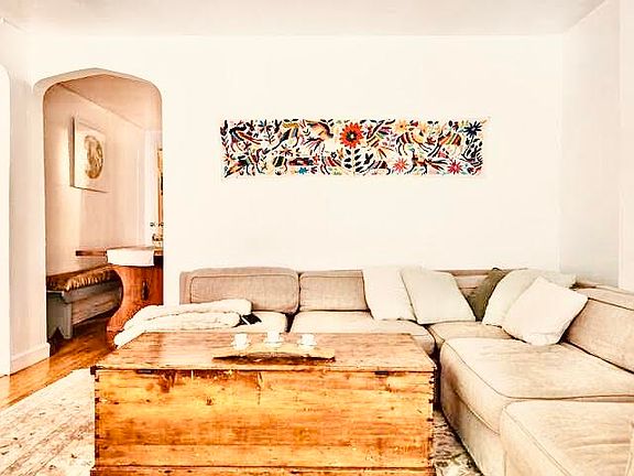 4th image of 217 Cumberland St APT 1