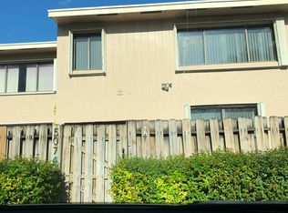 5074 S University Dr, Davie, FL 33328