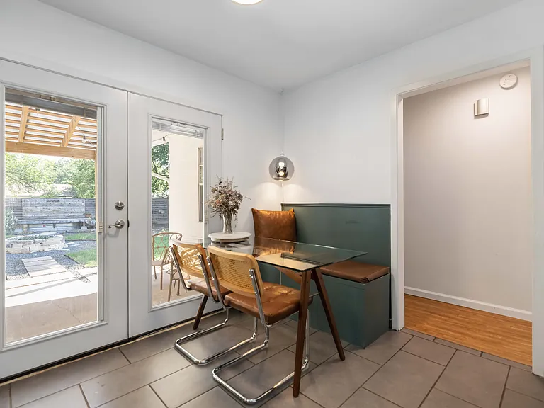 5126 Meadow Creek Dr — Photo 10