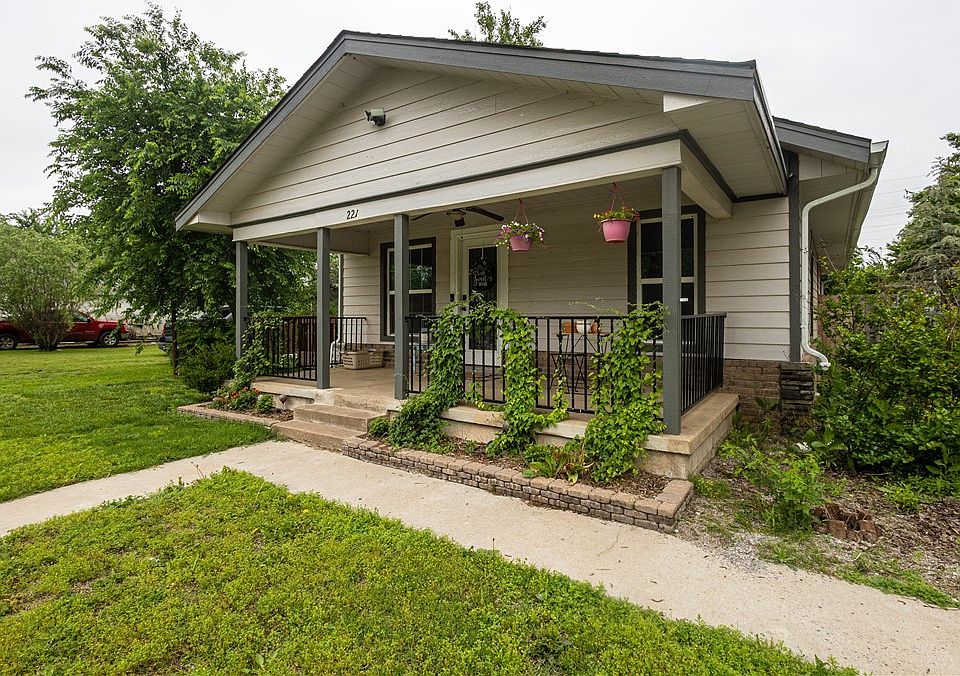 221 N El Reno Ave, El Reno, OK 73036 Zillow