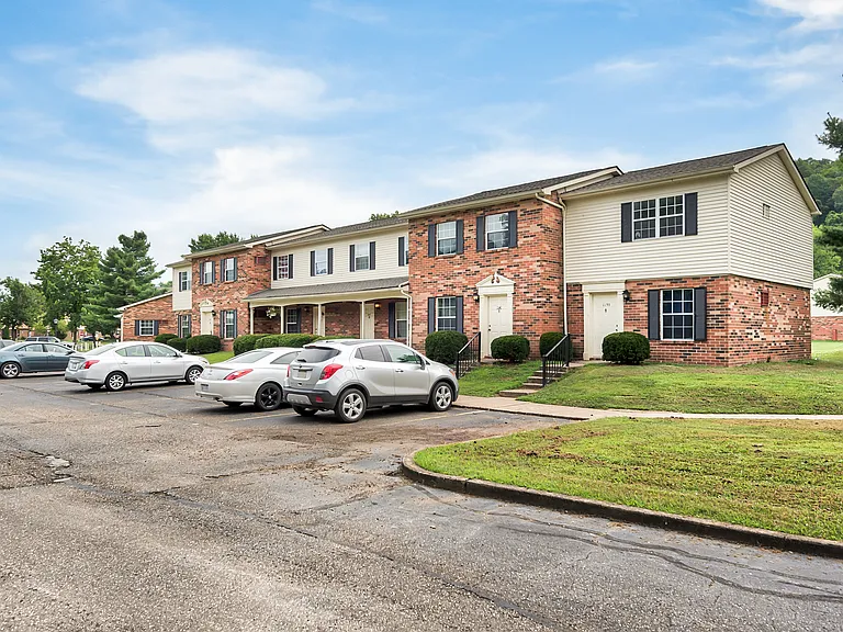 Pleasant Valley Apartments — Photo 3