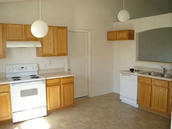 4th image of 3804 McKinley Dr