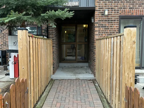 43 Taunton Rd E #39, Oshawa, ON L1G 3T6
