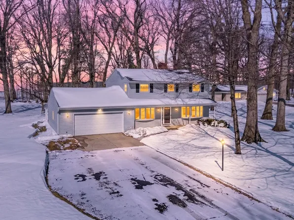 4734 Maple Dr, Green Bay, WI 54313