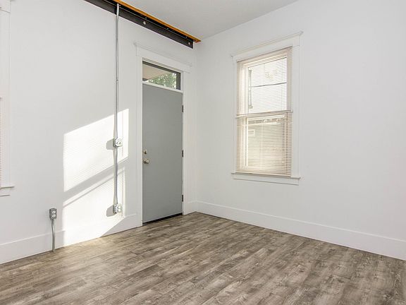 3rd image of 402 N Center St #3
