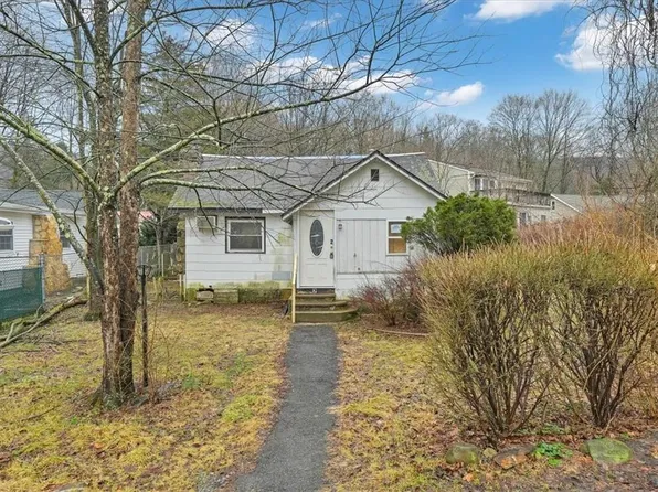 2 Fernwood Drive, Greenwood Lake, NY 10925