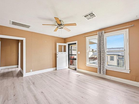 3rd image of 5224 Bernardo De Galvez Ave Unit B
