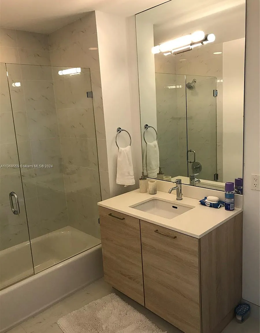The Harbour South Condo — Photo 4