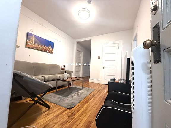 2nd image of 1800 Massachusetts Ave #32F