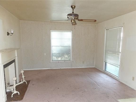 2nd image of 1534 E Missouri Ave