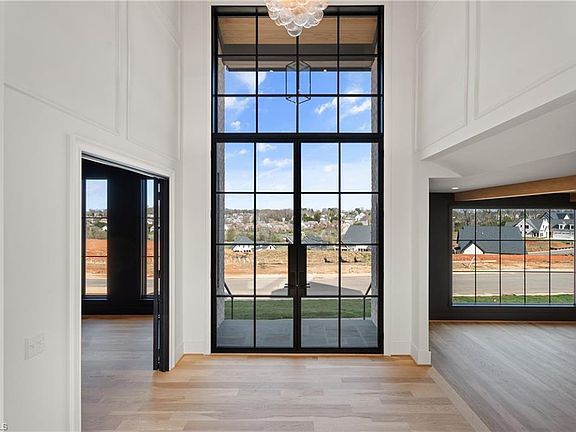 4th image of 762 Royal Jasmine Ct