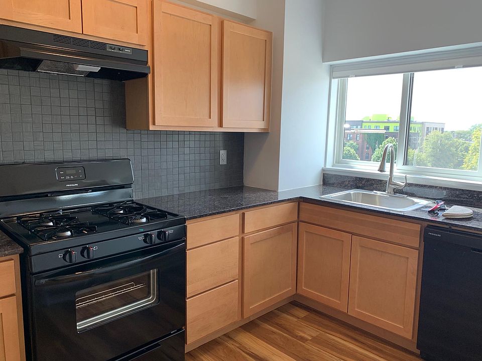 1st image of 22 E 22nd St APT 114