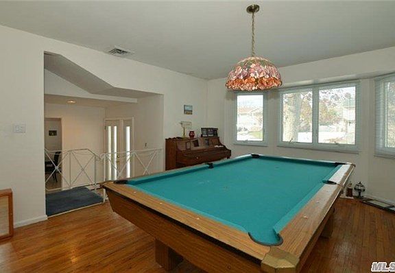 3rd image of 21 Stonywood Dr