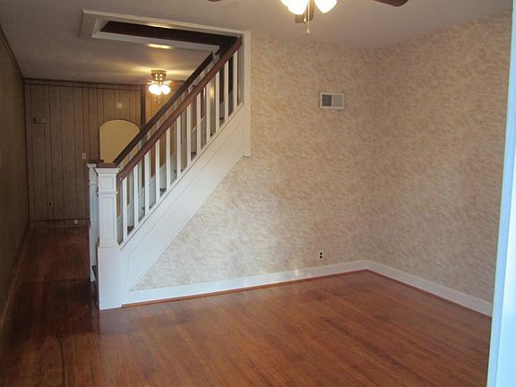 4th image of 10 Brown St