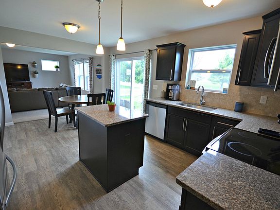 3rd image of 1100 Odell Farm Ln