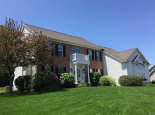 5904 Invincible Dr, Jamesville, NY 13078