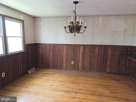 5th image of 121 Three Bridge Rd
