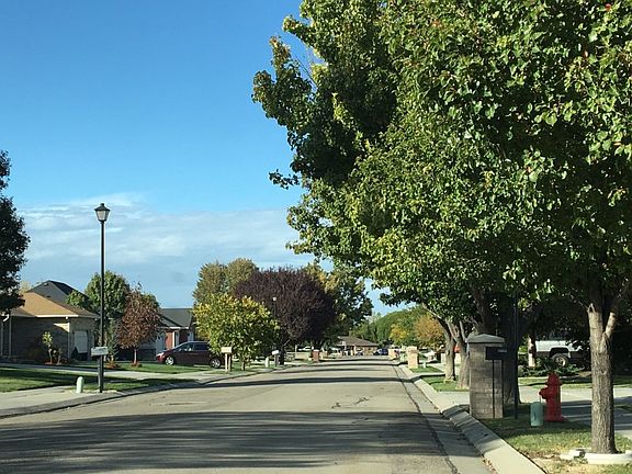 5th image of 9776 S Pendleton Way