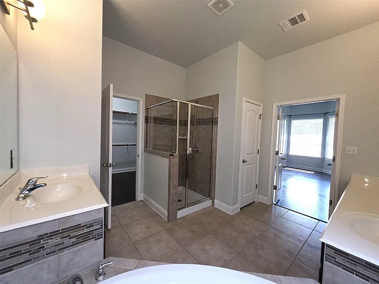 1015 Walsh Hill Trl — Photo 18