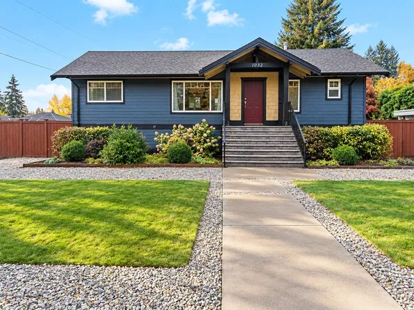 1032 Glenayre Dr, Pt Moody, BC V3H 1J6