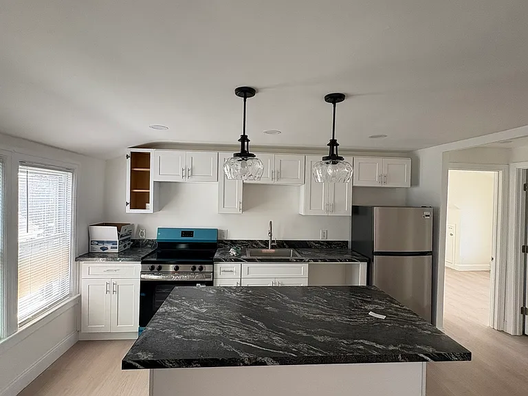 105 Beacon Ave #3 — Photo 4