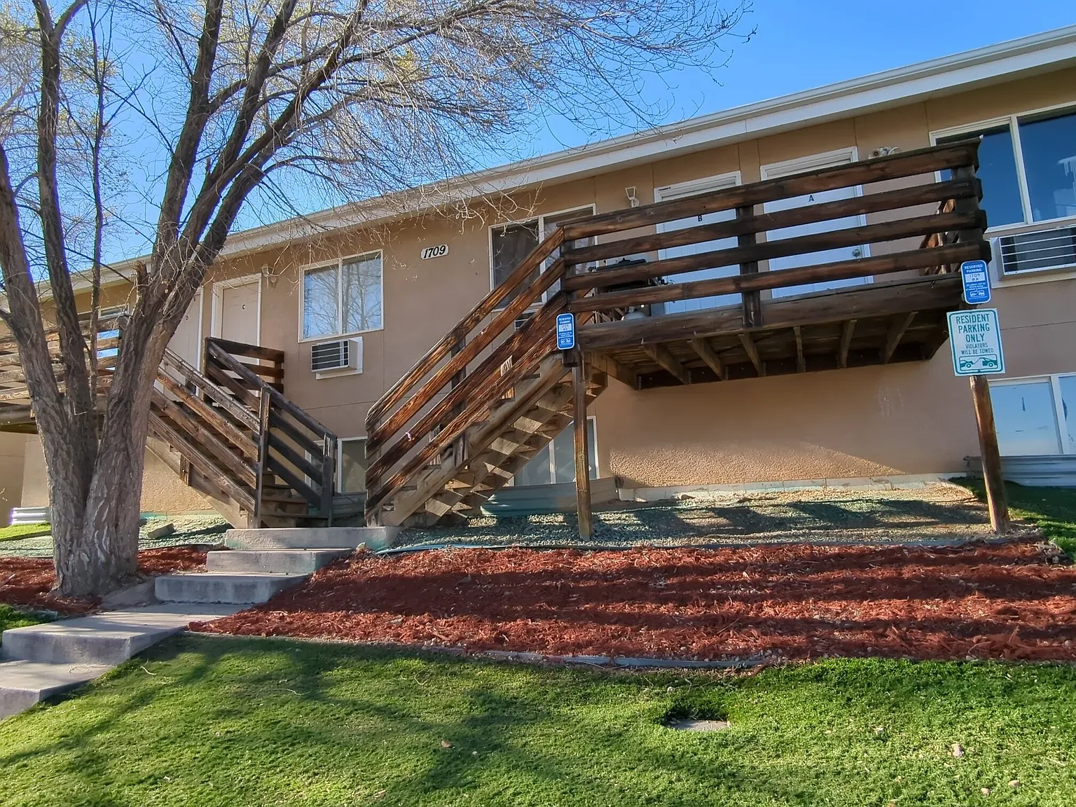Oakshire — Photo 1