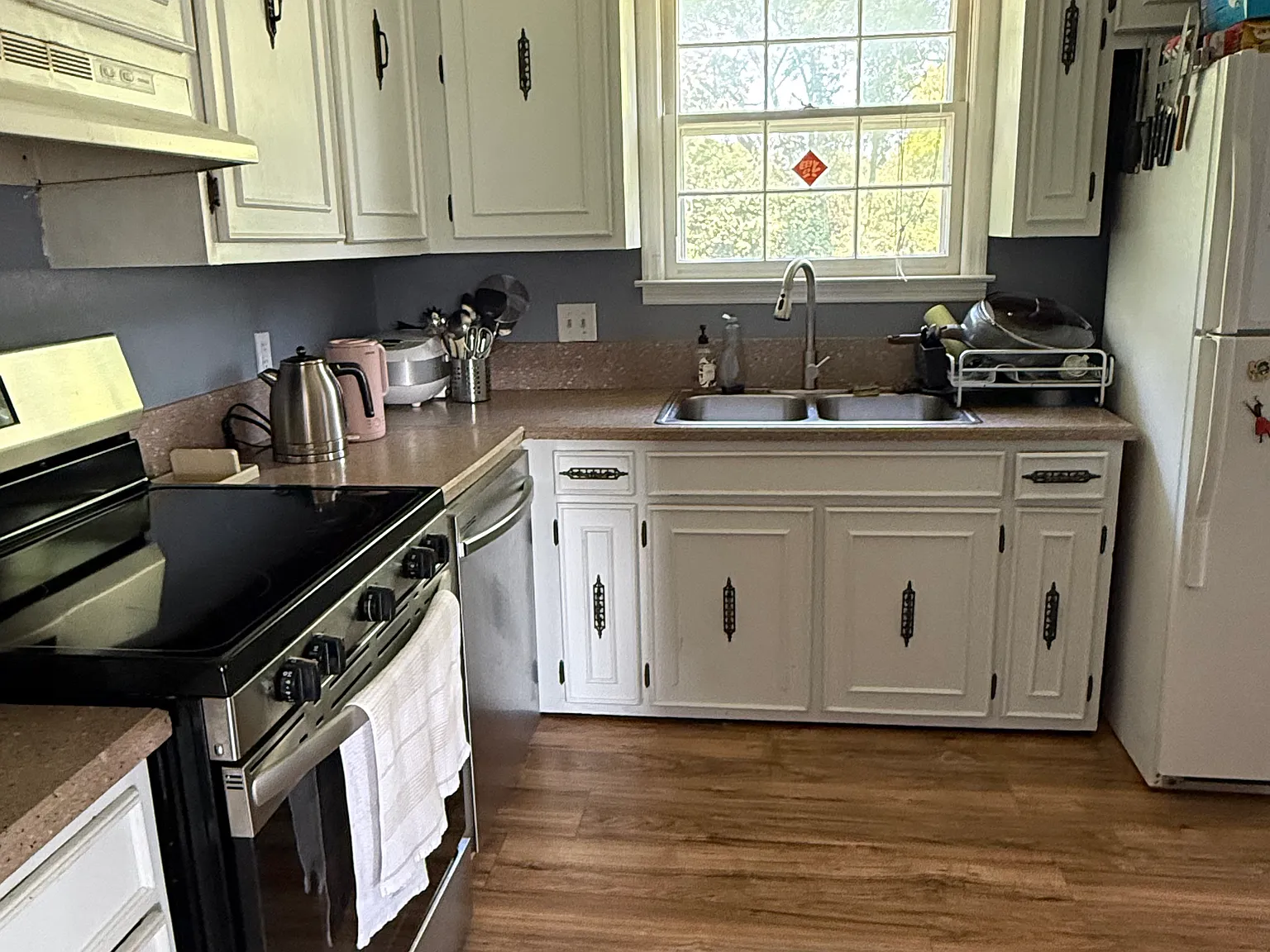 3 bed, 1100 sqft, $1,800 — Photo 3