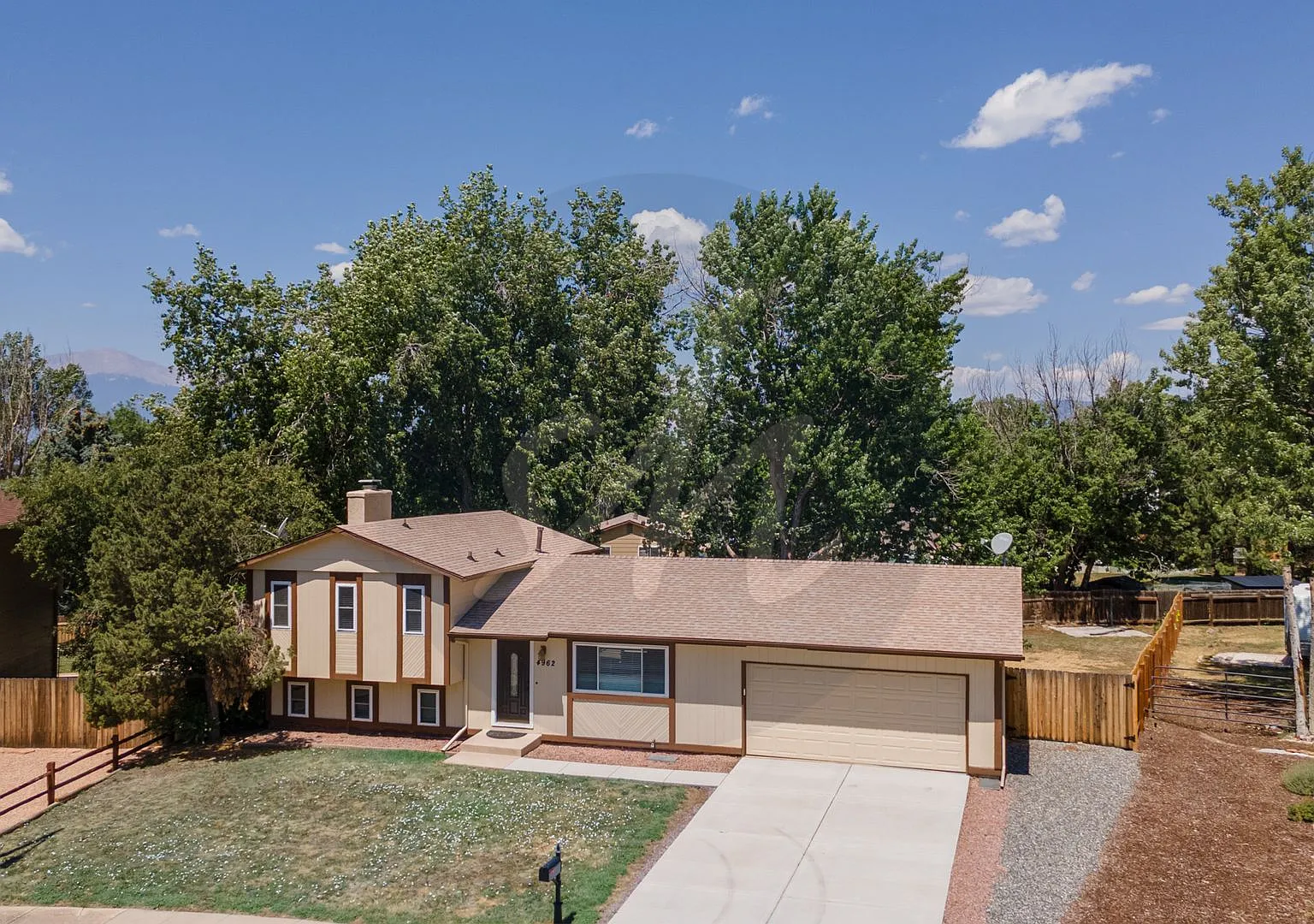 Fully Remodeled Home in Old Farm — Photo 2