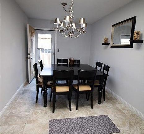 bonus room (can be your third room!)