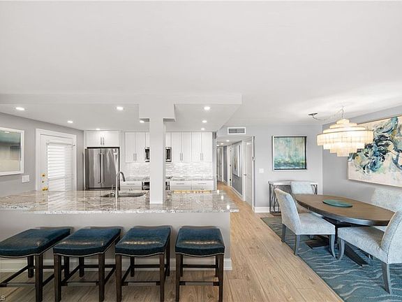 3rd image of 222 Harbour DR #207