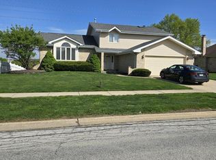8413 Brookside Glen Dr, Tinley Park, IL 60487