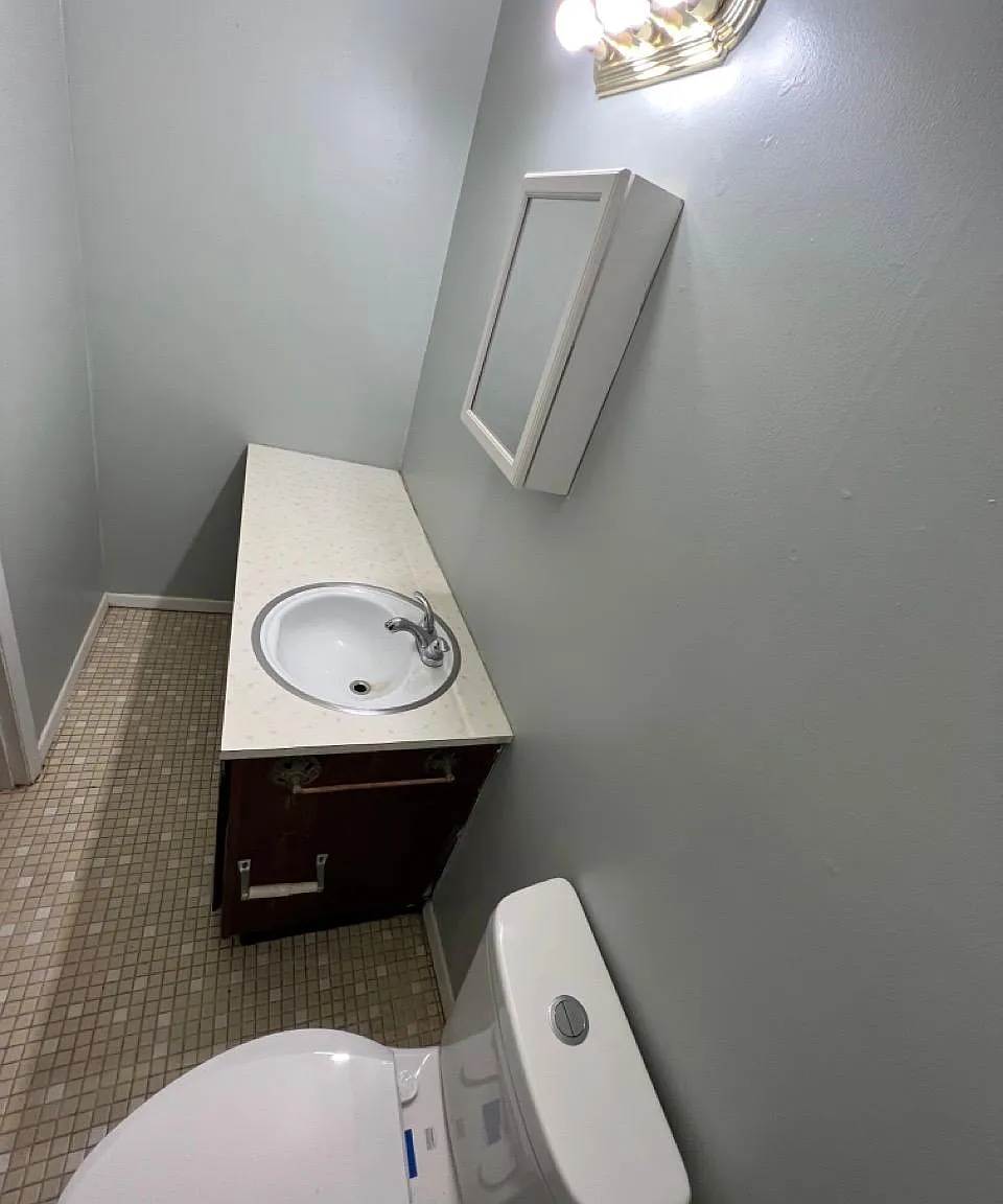 3 bed, 1.5 bath, 1196 sqft, $1,295 — Photo 3