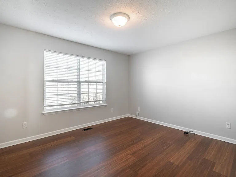 6449 Veronica Dr — Photo 9