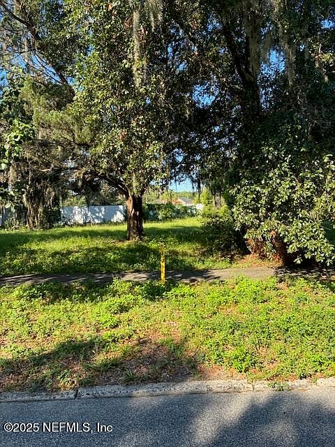 1st image of 605 MAGNOLIA Avenue