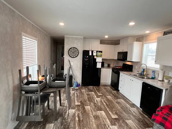 124 25th Ave E, Sault Sainte Marie, MI 49783